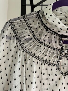 NWT Max Studio Sheer Swiss Dot Cream & Black Short Sleeve Blouse w Neck Tie Sz M